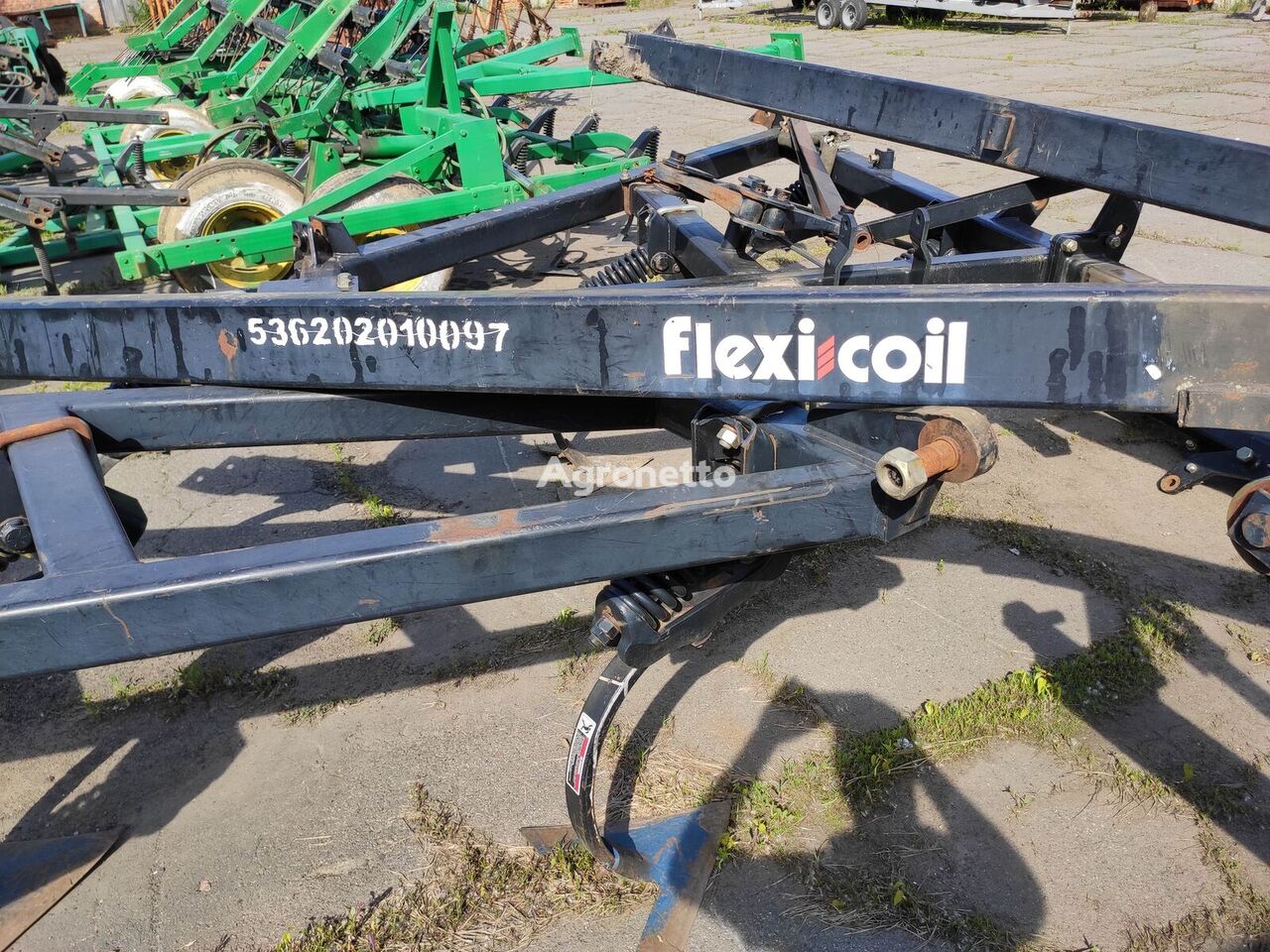 FLEXI-COIL 820 kultivator